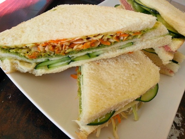coriander-green-goan-chutney-recipe-bhel-puri-samosa-vegetarian-club-sandwich
