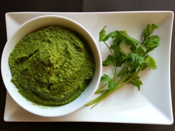 coriander-green-goan-chutney-recipe-bhel-puri-samosa-indian-cilantro